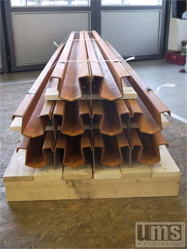 Entwässerungsrinne aus Cortenstahl